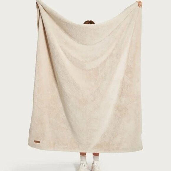 NEW UnHide Small Blanket in Beige Bear 50" x 60" - Picture 5 of 5